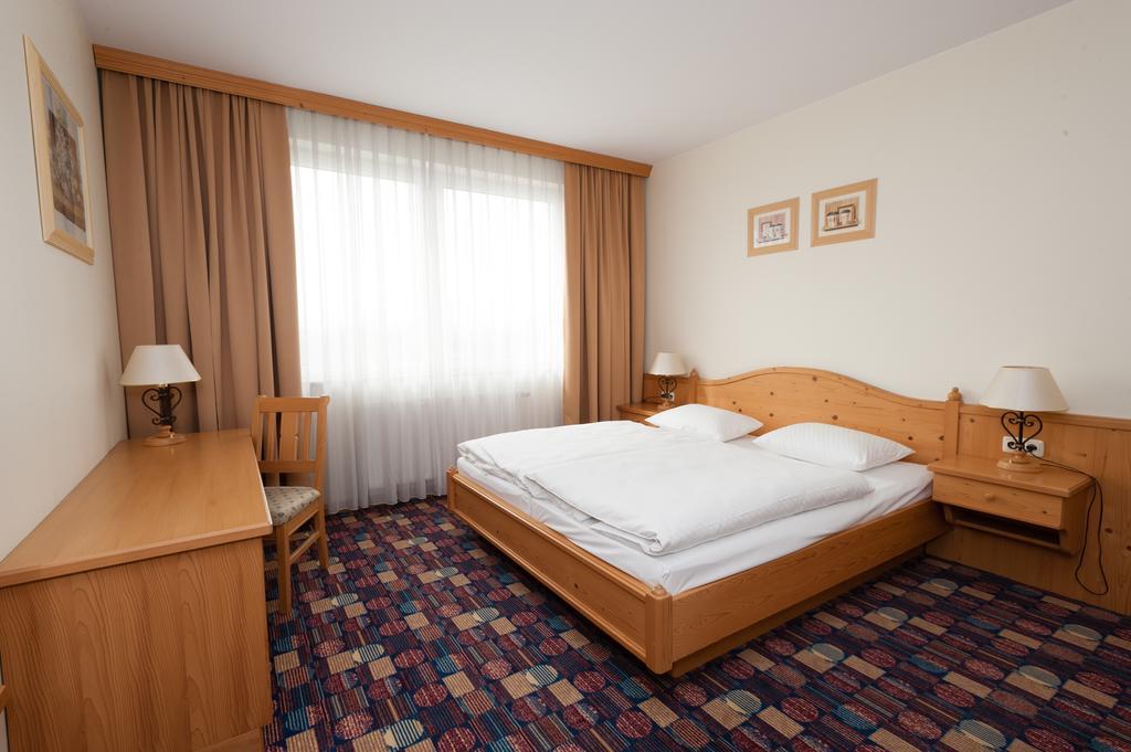Hotel Partner Warsaw Exterior photo
