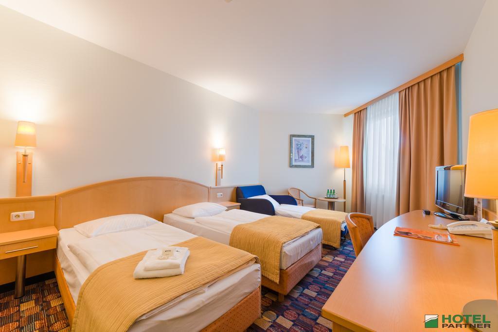 Hotel Partner Warsaw Exterior photo